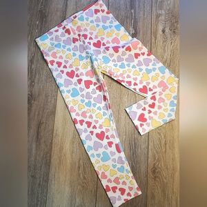 Girl's Isaac Mizrahi white multi-color heart print leggings Size 5/6